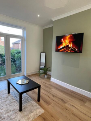 Modern Two Bedroom House in Newcastle - Free Parking
